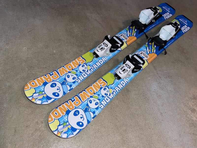 中古だがかなり新品に近いスキー板&ビンディングSwallowスワロースノーパンダ70cm
